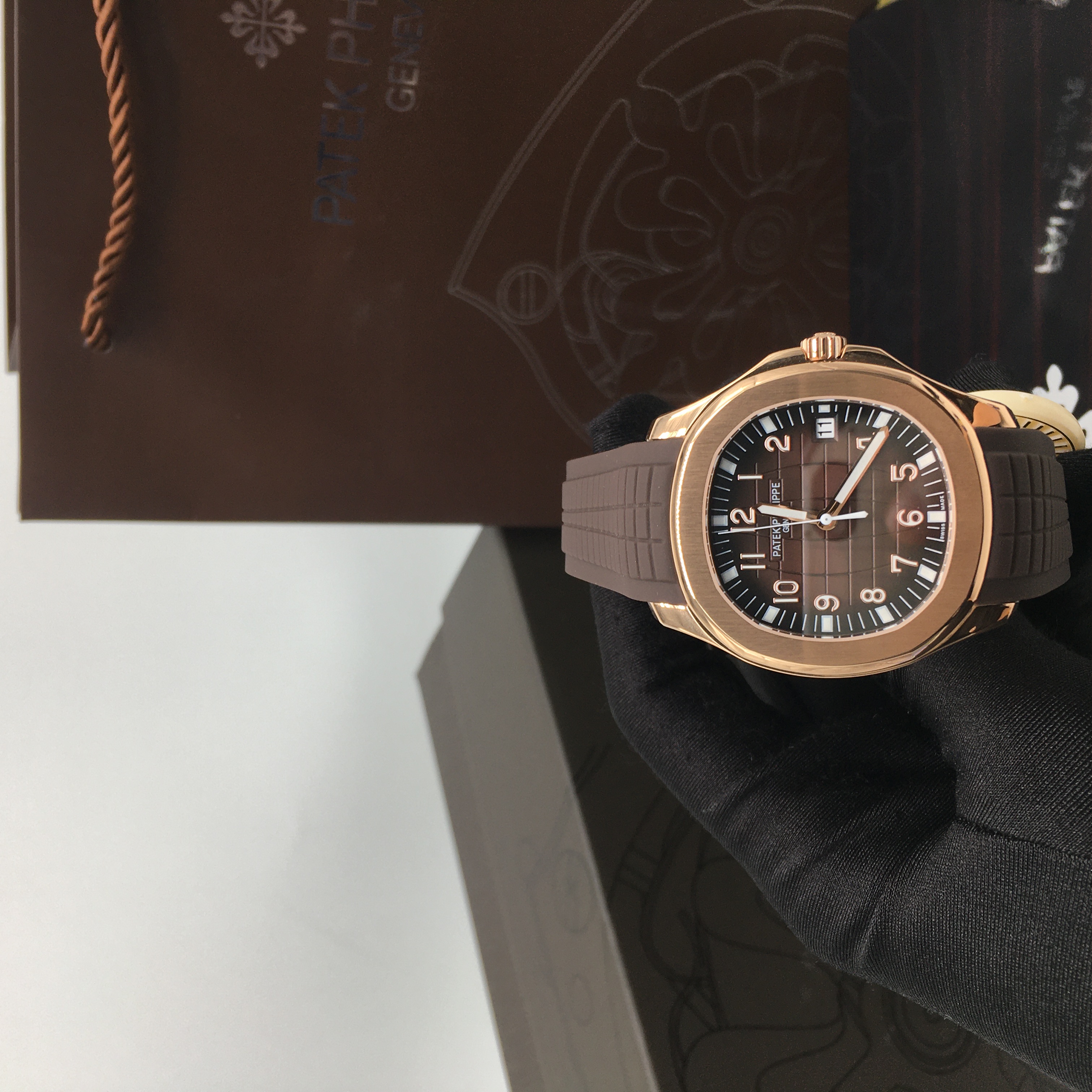 파텍필립 아쿠아넛 5167 로즈골드 초코판 브라운다이얼 (3일이내 수령가능) 당일출고