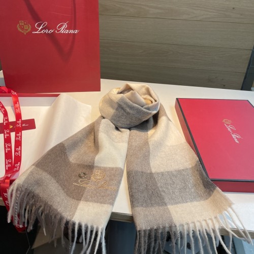 로로피아나 머플러