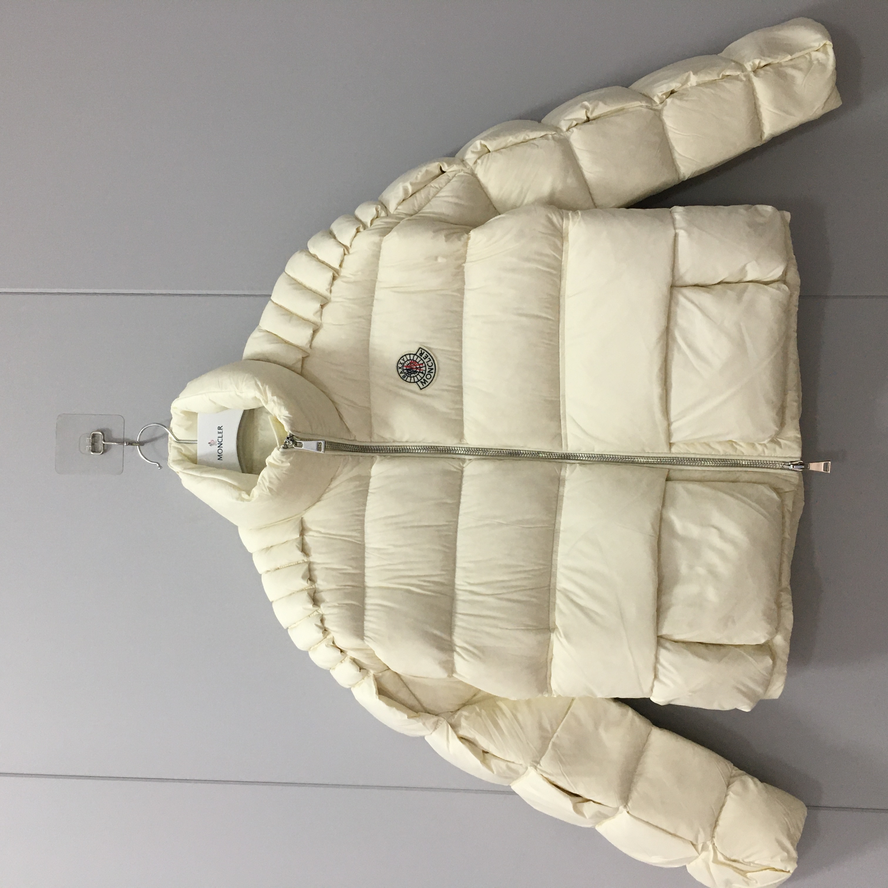 몽클레어 여성 패딩 S SIZE (3일이내 수령가능) 당일출고