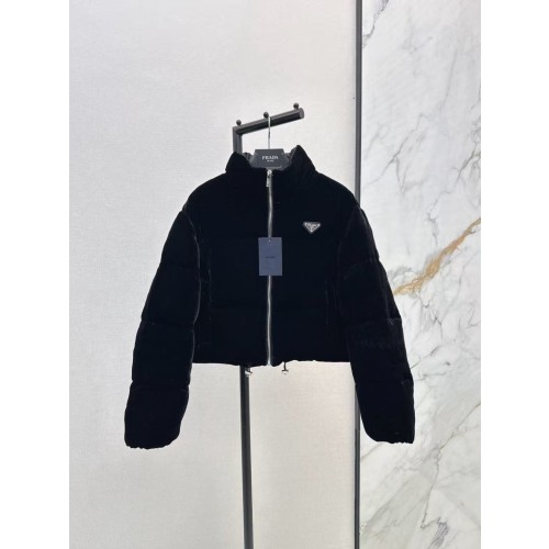 프라다 벨벳 다운 패딩