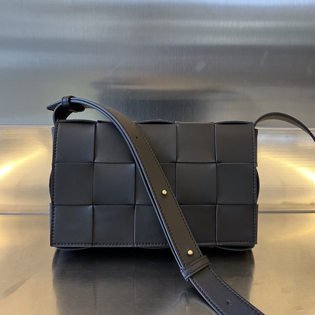 보테가베네타 카세트백 미디엄 금장 578004