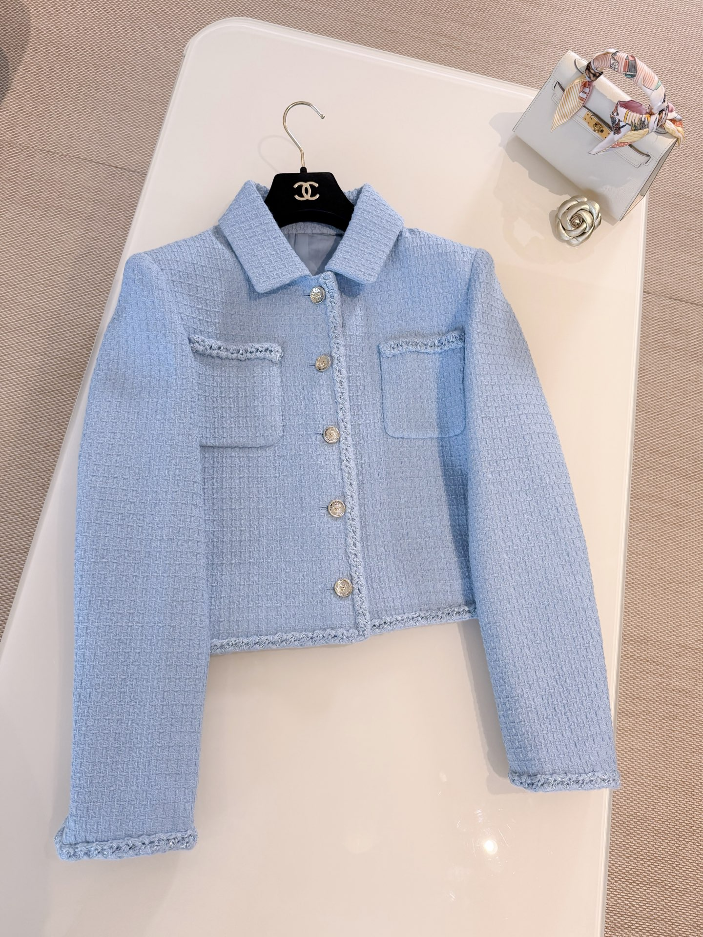 샤넬 25FW 블루 트위드 자켓