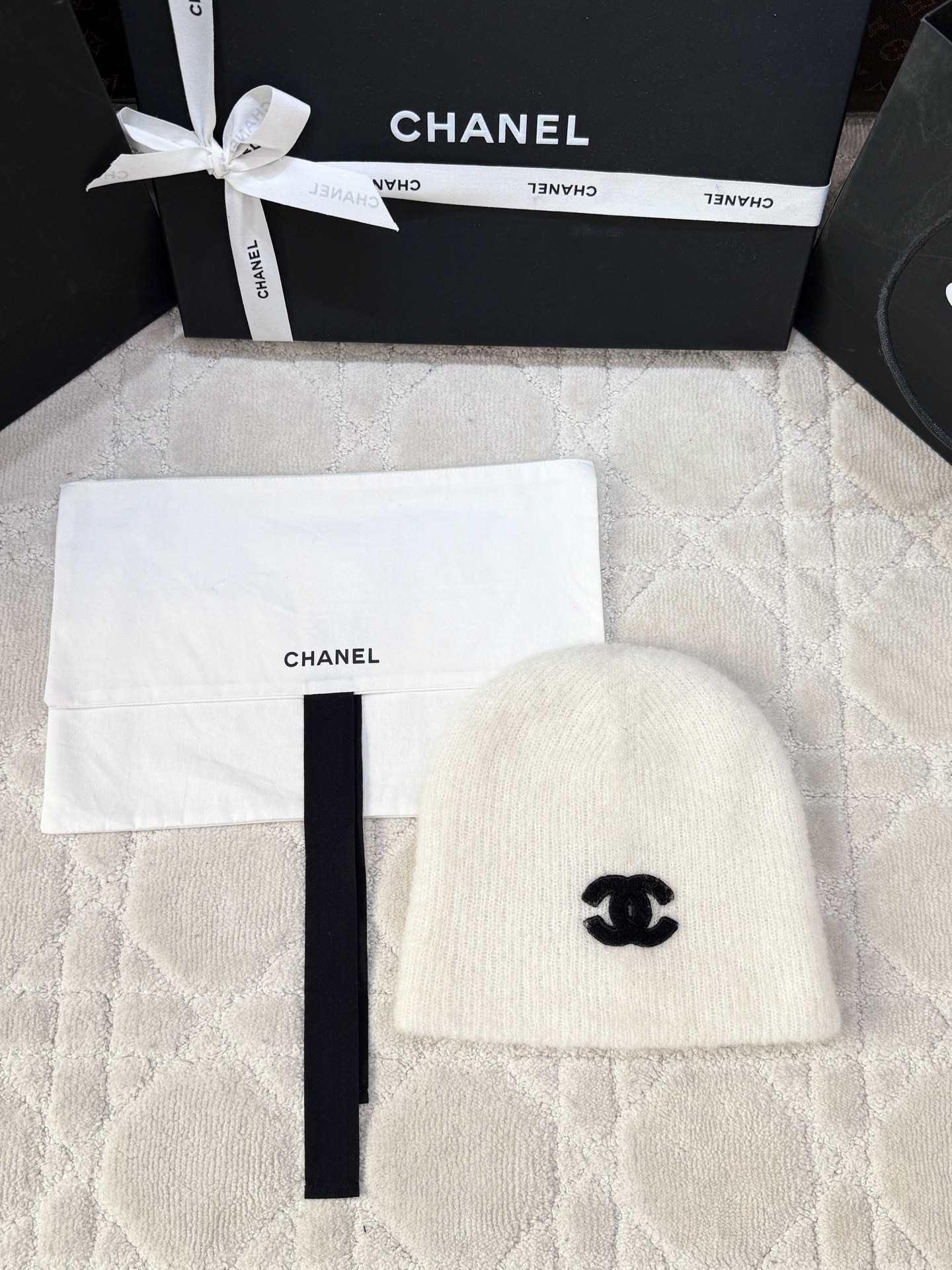 샤넬 화이트 비니