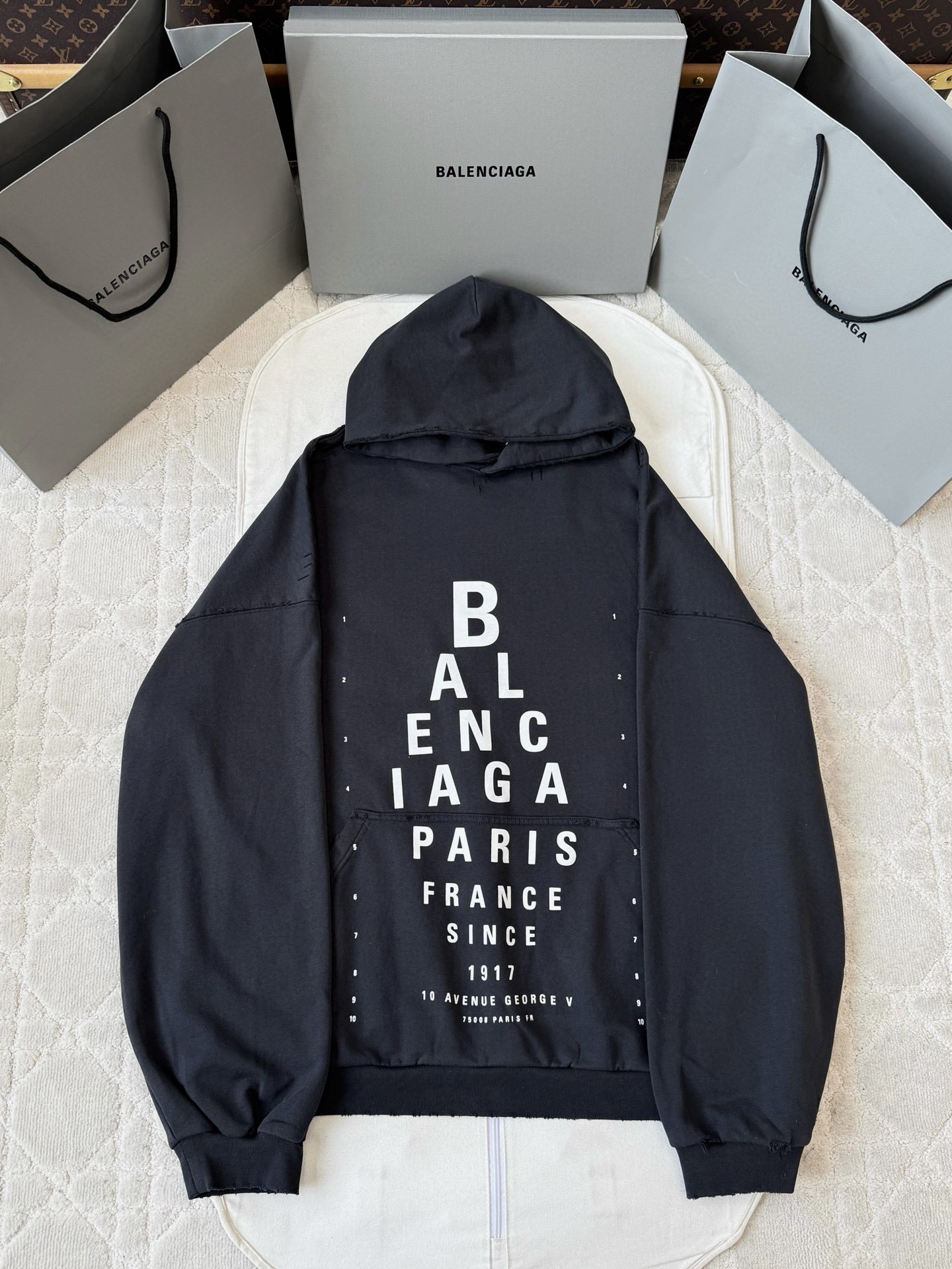 발렌시아가 후드티