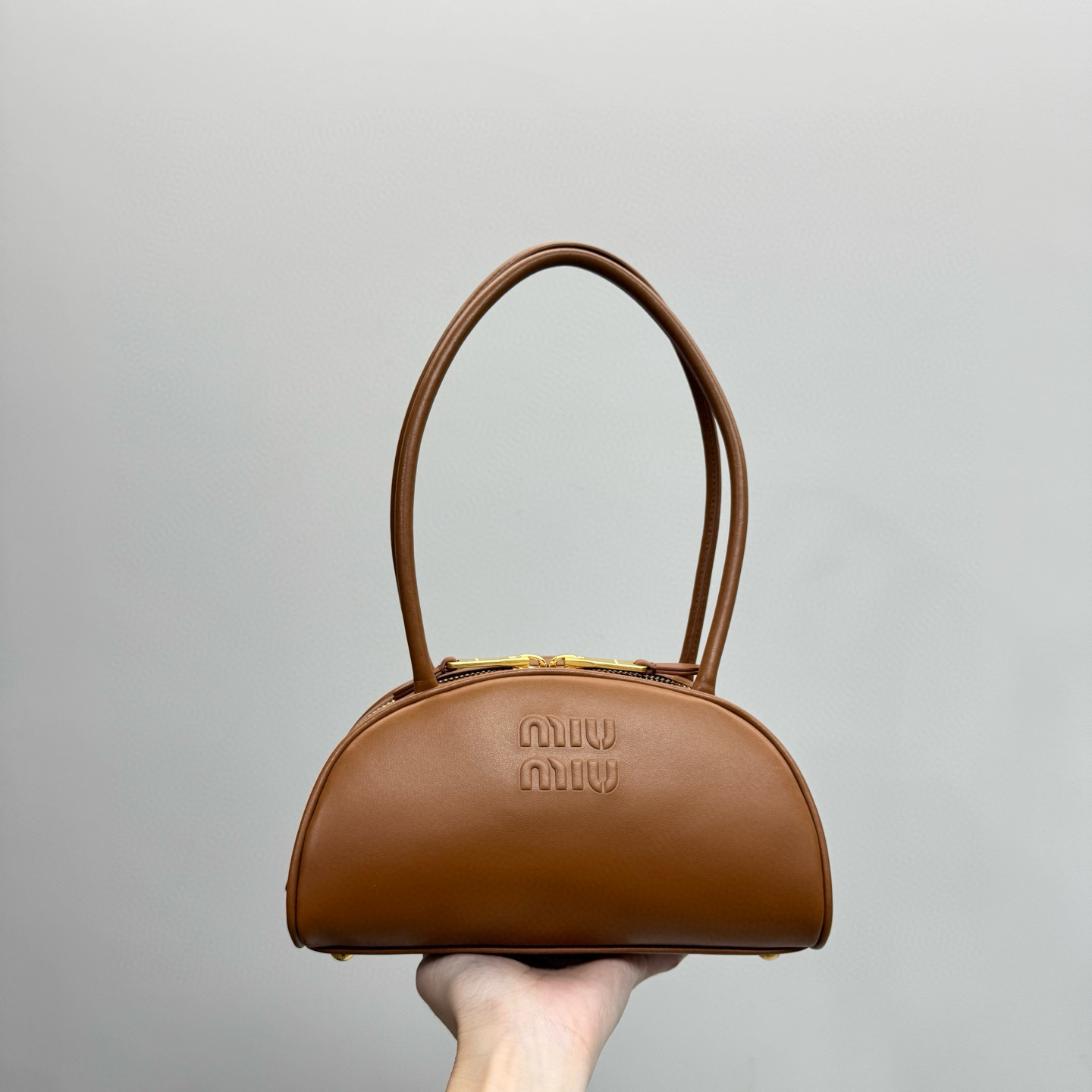 미우미우 가죽 보 백 5BB192