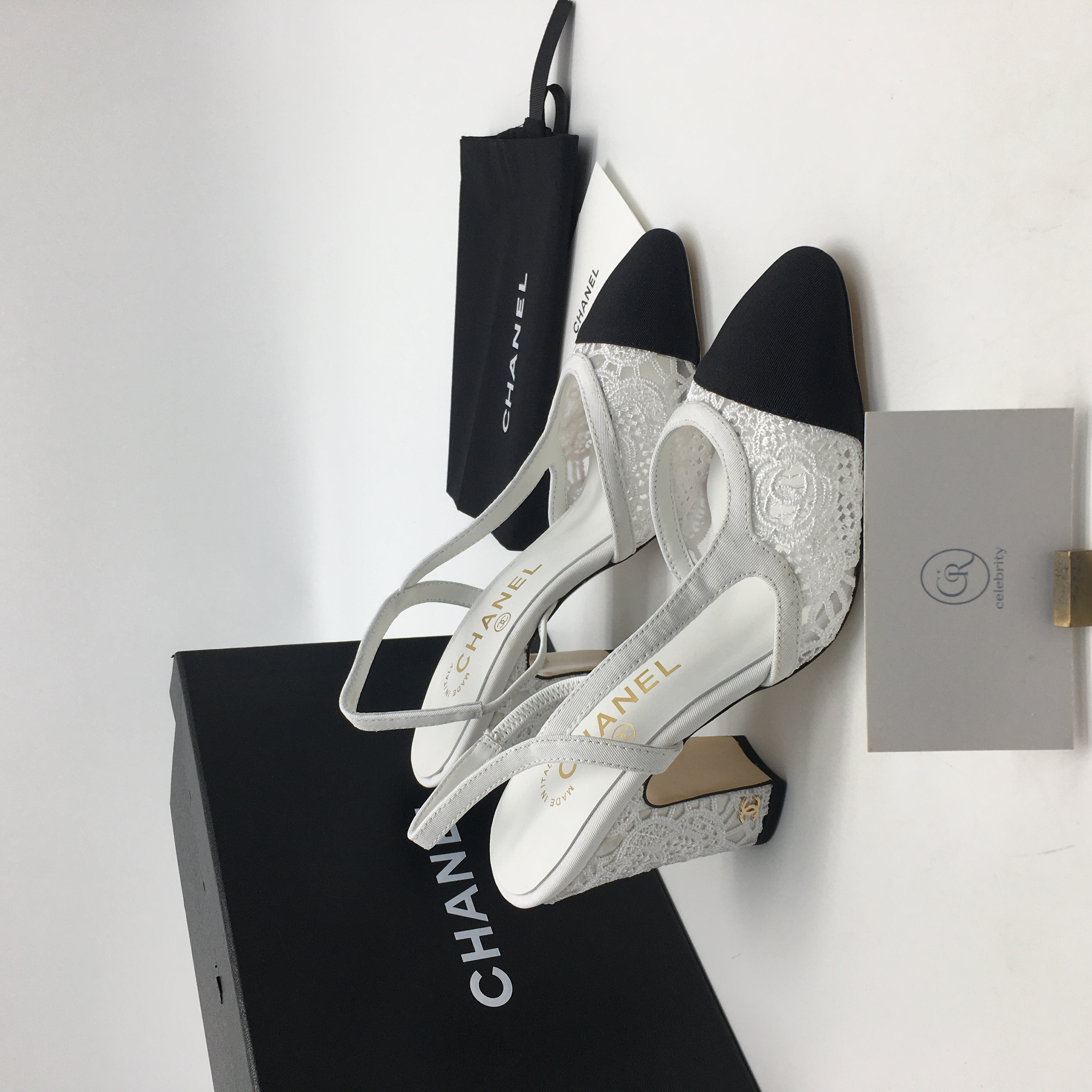 샤넬 화이트레이스 슬링백