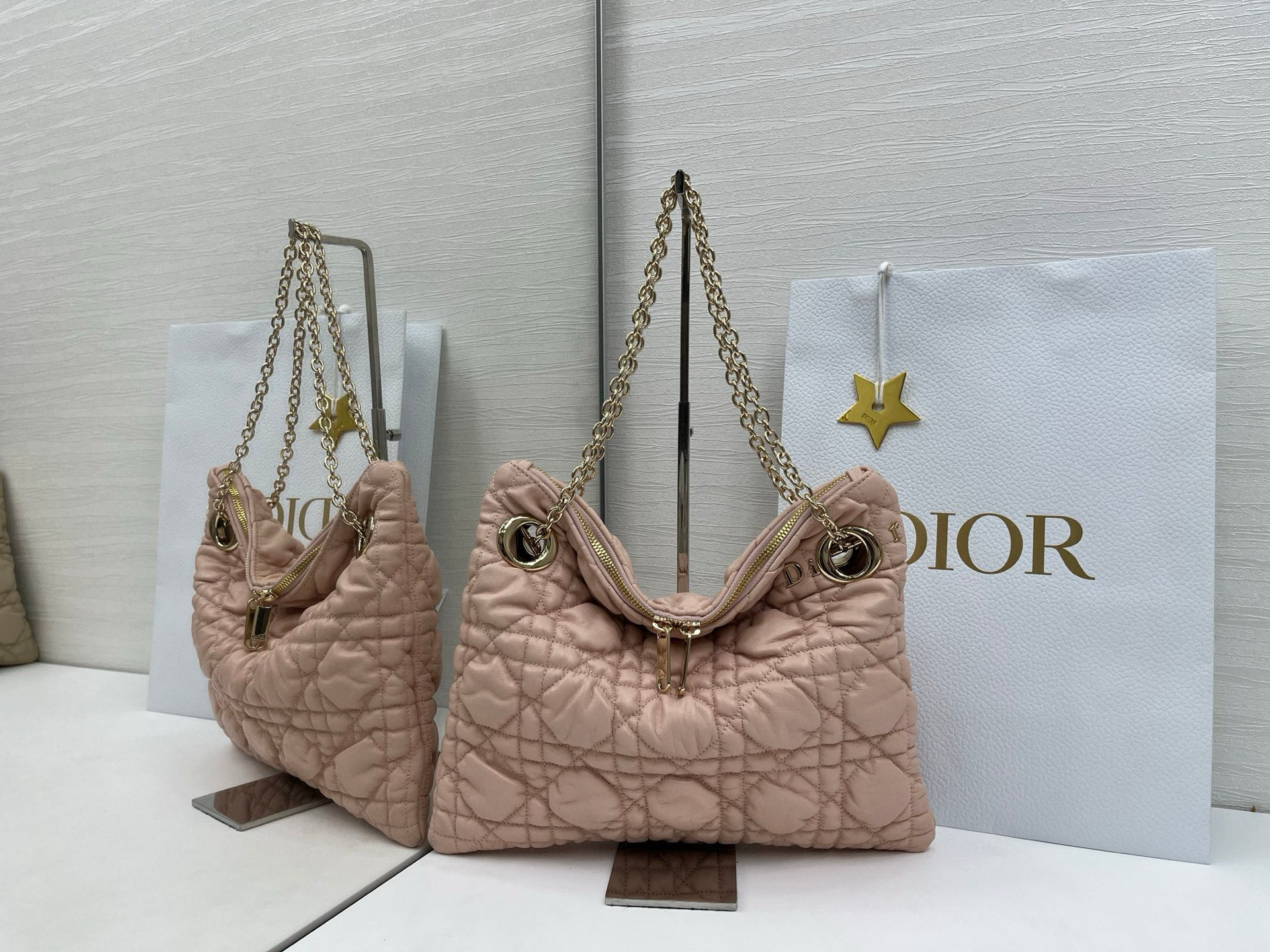 디올 까나쥬 퀼티드 스몰 토트 백