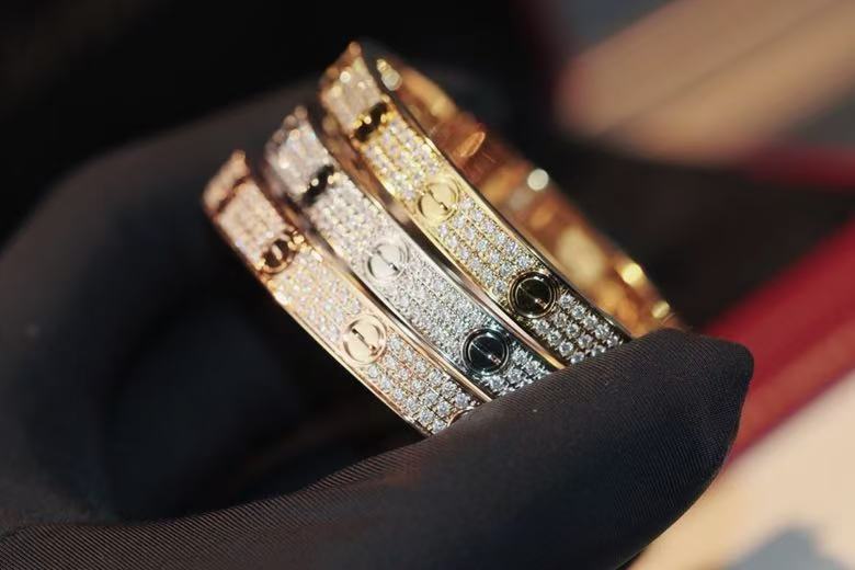 까르띠에 러브 브레이슬릿 라지 파베 [3컬러]