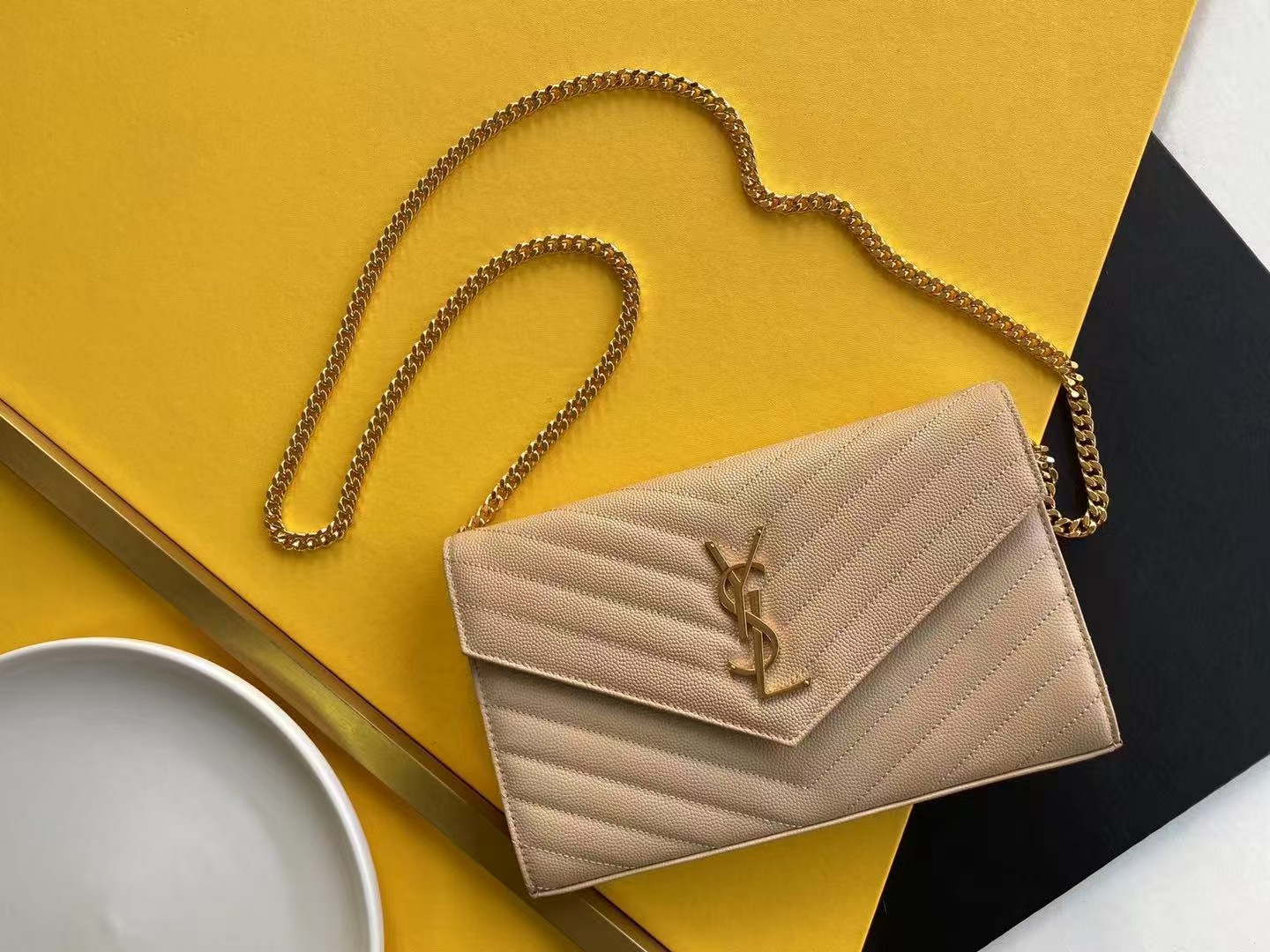 생로랑 파리 모노그램 마틀라세 체인 숄더백 금장 다크 베이지 377828