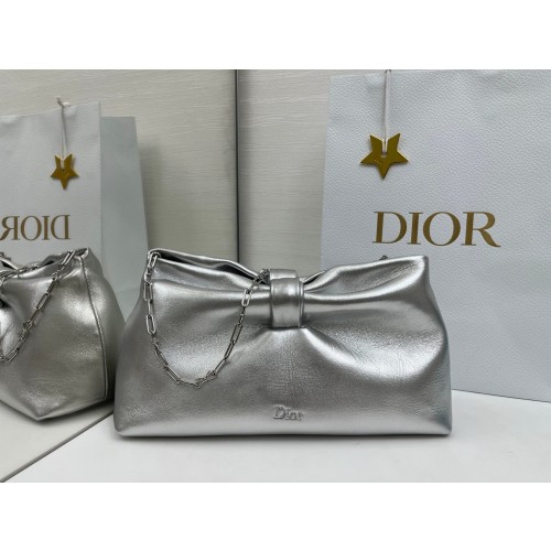 디올 보우 백 미디엄 램스킨