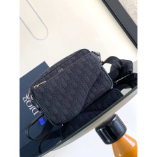 디올 새들 메신저백