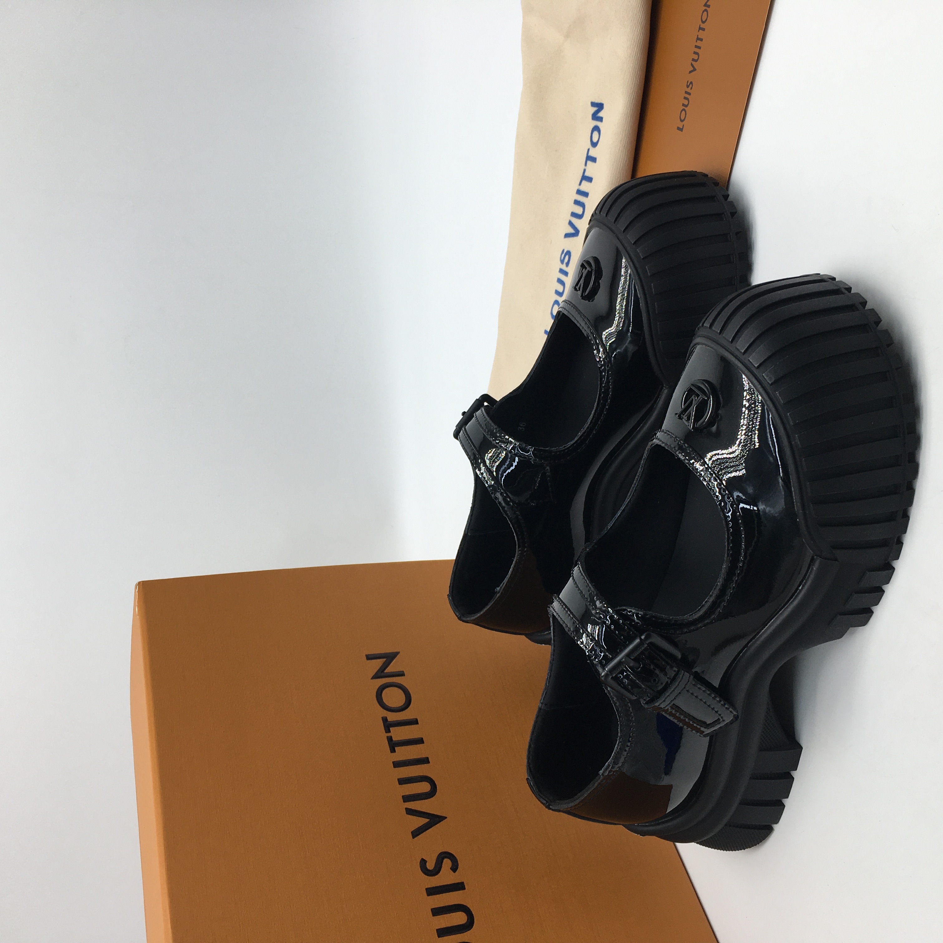 루이비통 메리제인 로퍼 235~240mm (3일이내 수령가능) 당일출고