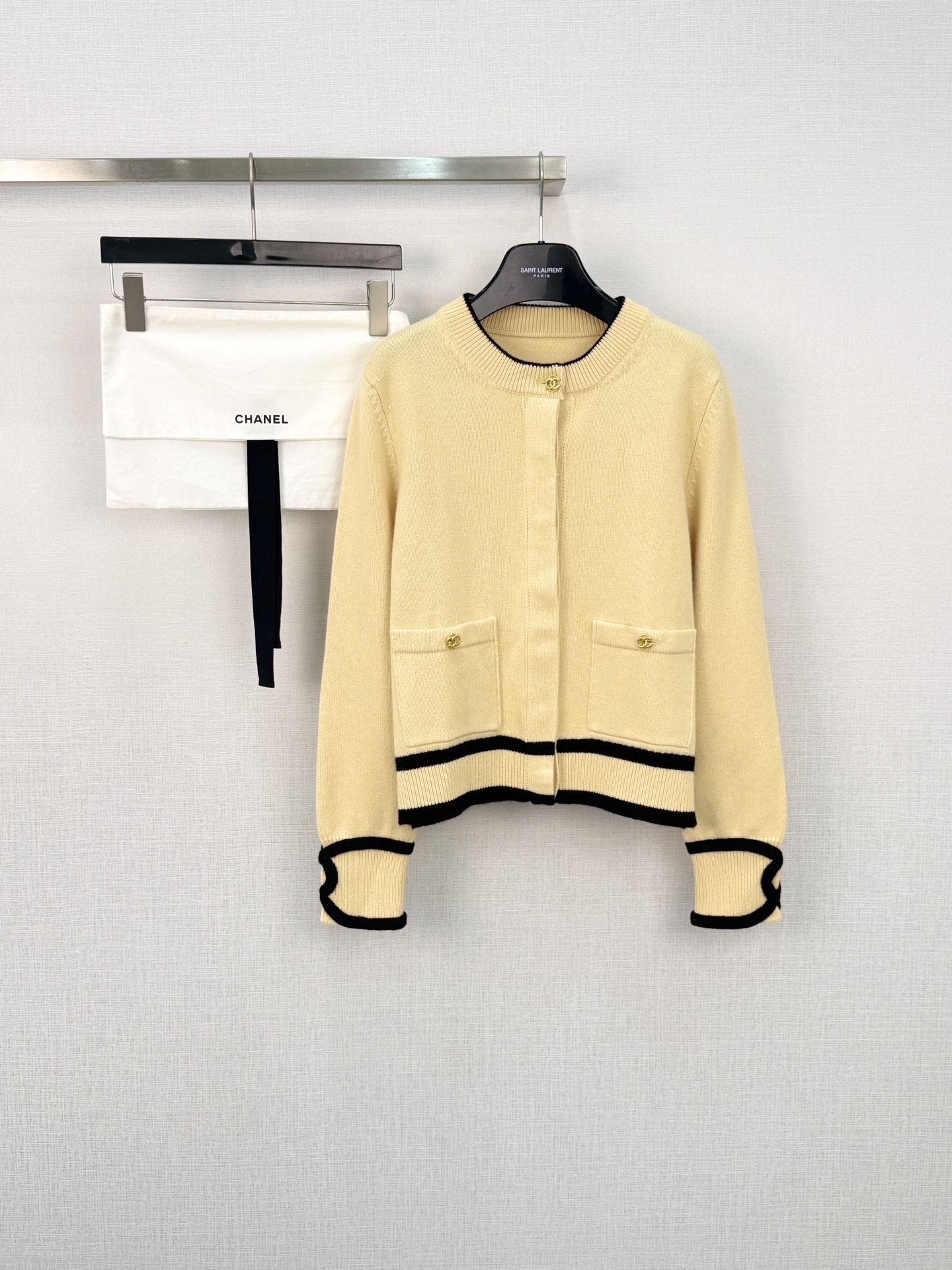 샤넬 턴락 가디건