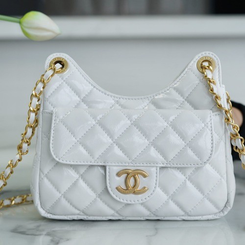 샤넬 샤이니 포켓 호보백 스몰 램스킨 금장 화이트 정품급