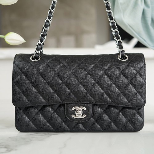 샤넬 클래식 미디움 캐비어 블랙 은장