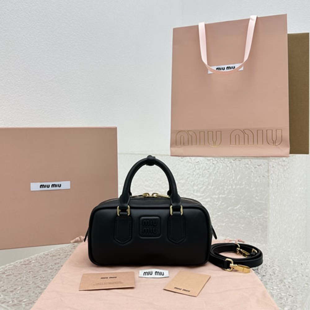 미우미우 아르카디 가죽백 레귤러 블랙