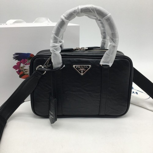 프라다 미디엄 앤티크 나파백 24cm