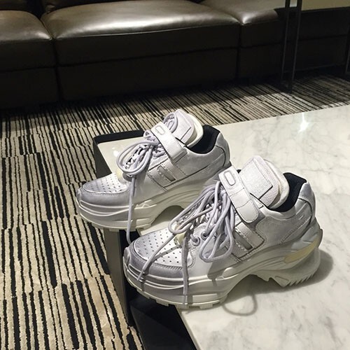 메종 마르지엘라 스니커즈